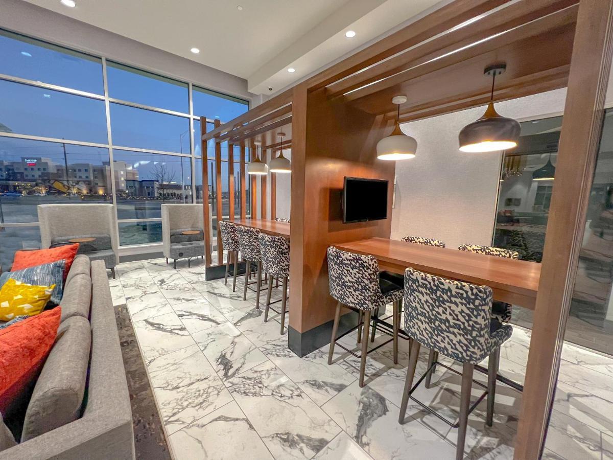 Hotel Crowne Plaza - Kearney By Ihg Exterior foto