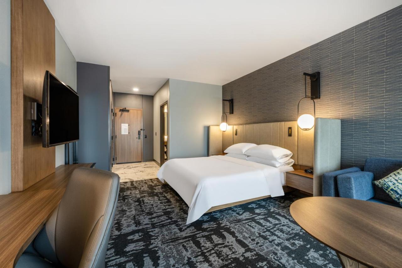 Hotel Crowne Plaza - Kearney By Ihg Exterior foto